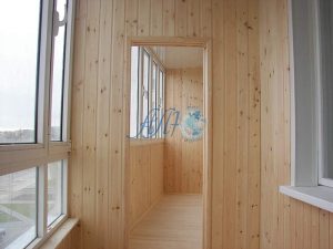 фото отделанного балкона вагонкой